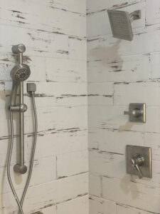 Bathroom tile wall | Color Interiors