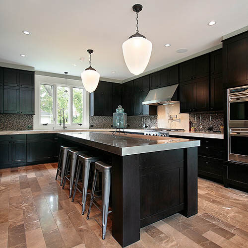 Dark cabinets in kitchen room | Color Interiors